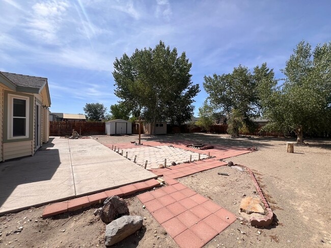 Building Photo - Quaint 3 Bedroom Fernley Home