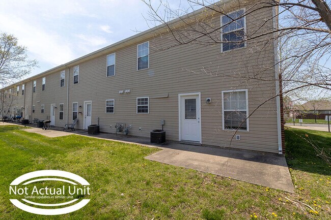 Building Photo - 5000 Derby Ridge Dr