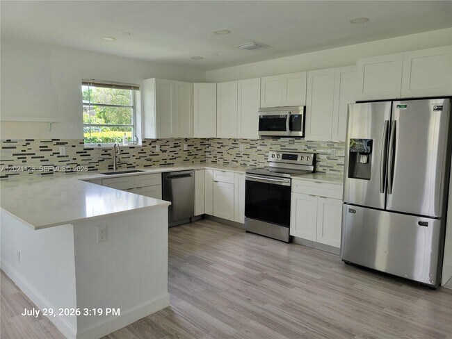 Building Photo - 13220 SW 99th Pl