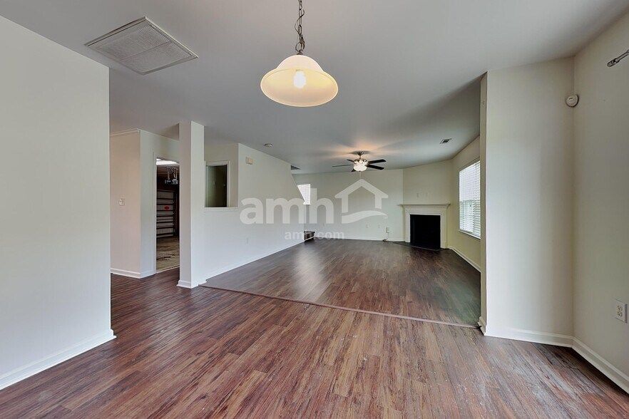 Building Photo - 12838 Settlers Trail Ct