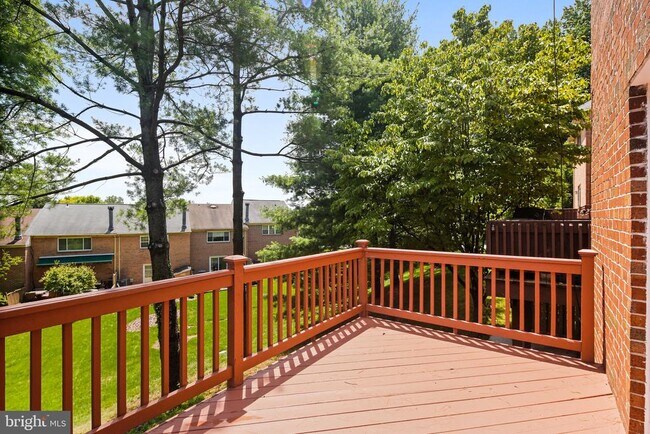 Building Photo - 7 Castlehill Ct