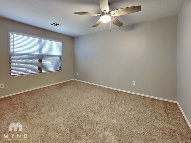 Building Photo - 11529 W Flores Dr