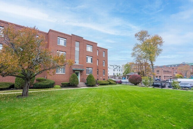 Building Photo - 20 N Ashland St