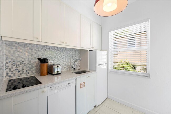 Building Photo - 3015 Seville St