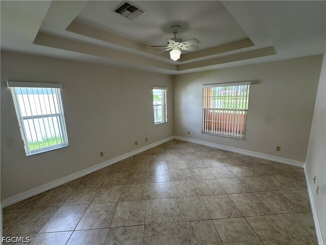 Building Photo - 4914 7th St W