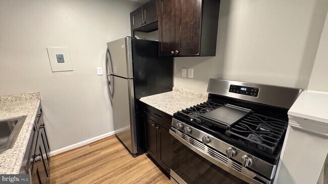 Building Photo - 7097 Spring Garden Dr