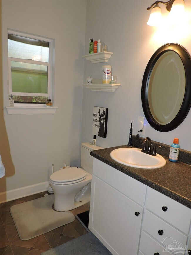 Building Photo - 1531 N 12th Ave