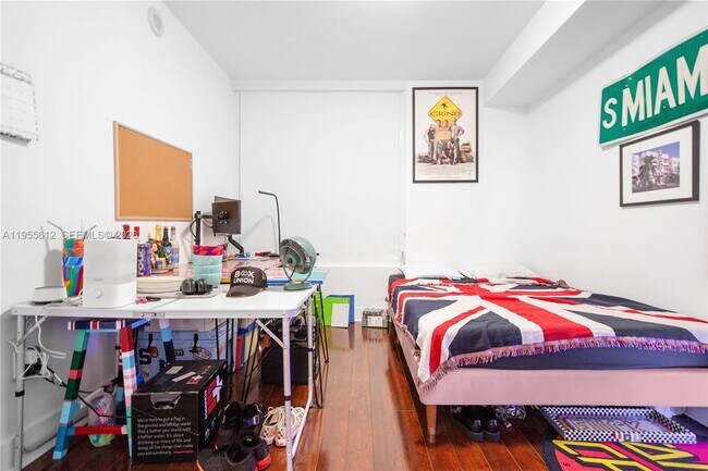 Building Photo - 90 SW 3rd St