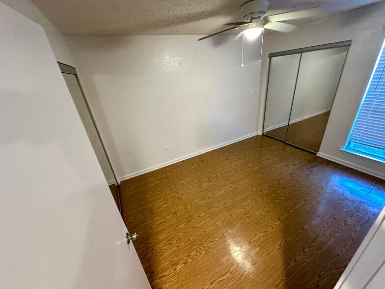 2nd Bedroom - 644 Bellaire Dr