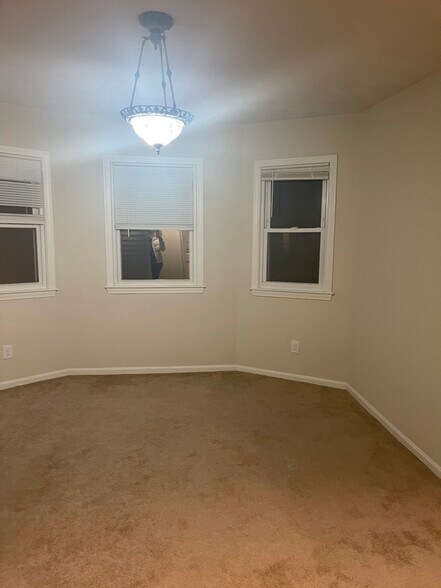 Building Photo - 14 Callender St