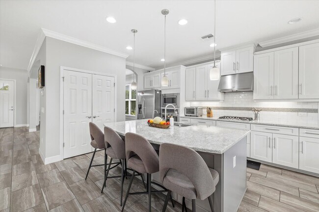 Building Photo - 5954 Anise Dr