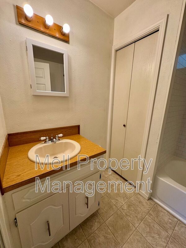 Building Photo - 22402 US-101