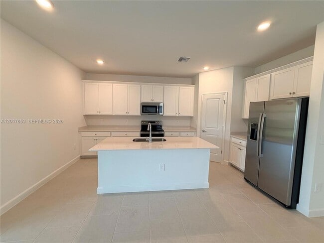 Building Photo - 3917 Passion Vine Dr
