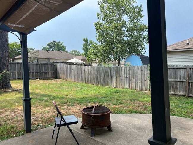 Building Photo - 303 Boston St