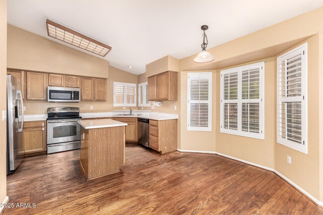 Building Photo - 15221 N 87th Dr