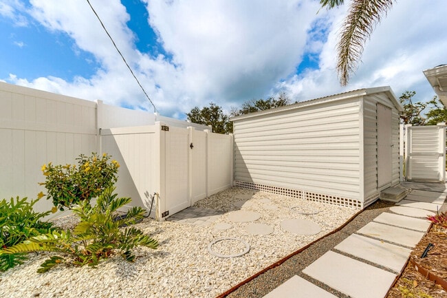 Building Photo - 4891 Heron Rd