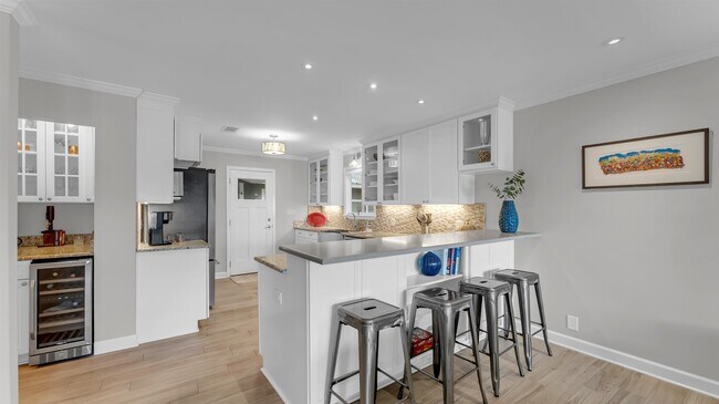 Building Photo - 207 Elm Lodge Dr