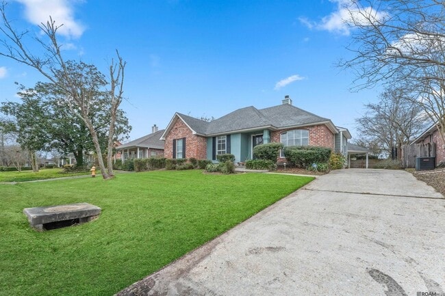 Building Photo - 18516 Lakefield Ave