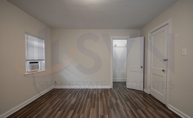 Building Photo - 416 N Hardee St