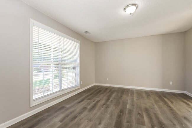 Building Photo - 1086 Maria Dr