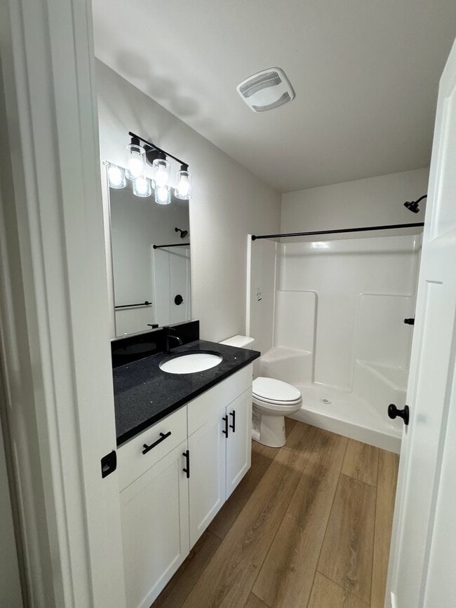 Building Photo - Newly Built 3 Bed, 2.5 Bath Cottage Homes with Free Wifi Internet