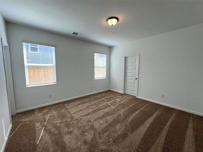 Building Photo - 302 Elm Br Trl