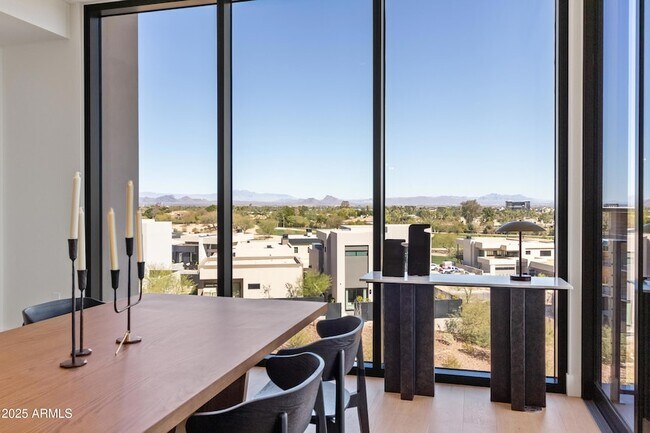 Building Photo - 5000 N Camelback Rdg Dr