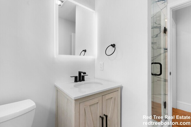 Building Photo - 79 Sydney St