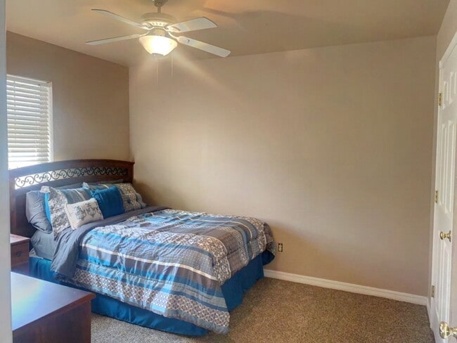 Building Photo - RENTAL Fully Furnished 4 bedroom home