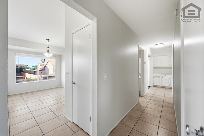 Building Photo - 6Bed/3Bath Split Level House at Cactus/75th Ave! Ready for Immediate Move-In! -- POOL!