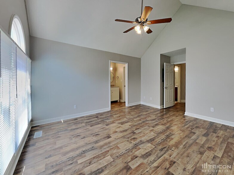Building Photo - 5125 Cottage Bluff Ln