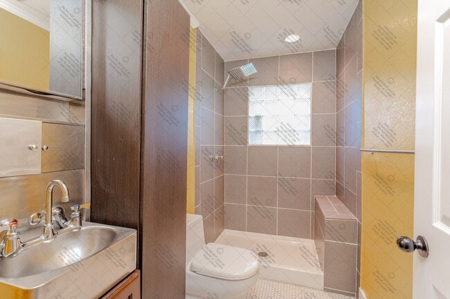 Building Photo - Cozy 2/BR 2/BA One-Level Home with Sunroom & Stainless Steel Kitchen