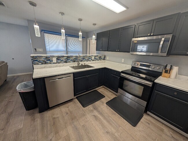 Building Photo - 1303 Colby Ave