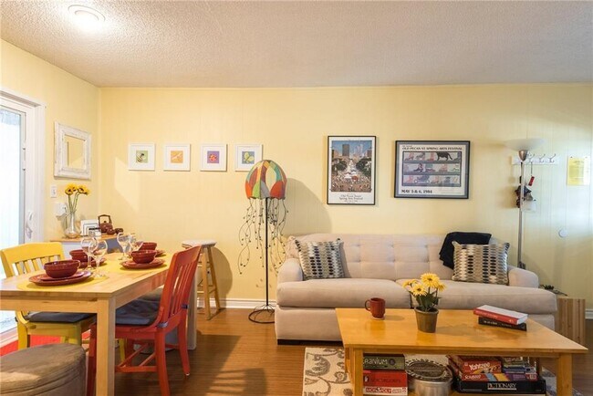 Building Photo - 2204 Trailside Dr