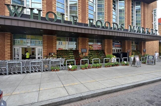 Building Photo - 1541 9th Street Northwest - 2