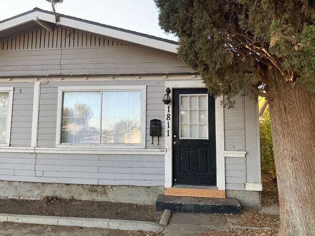 Building Photo - 1809-1811 Buena Vista St