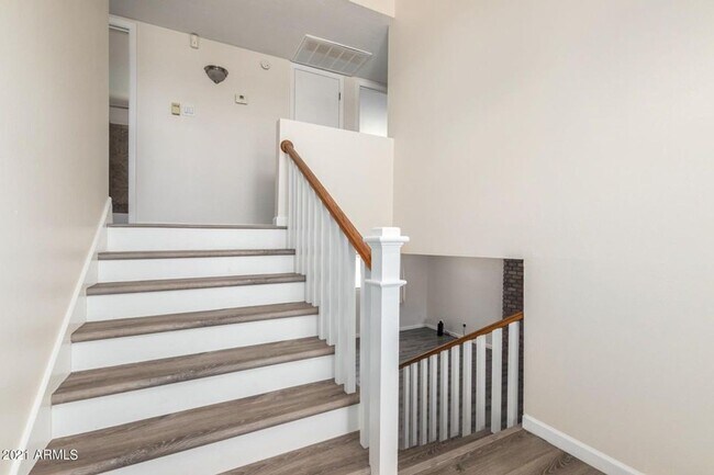 Building Photo - Great home in best ASU student neighborhood around campus