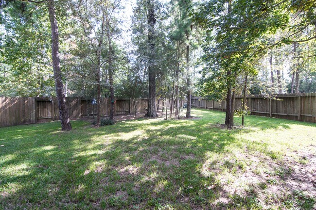 Building Photo - 15 Aquiline Oaks Pl