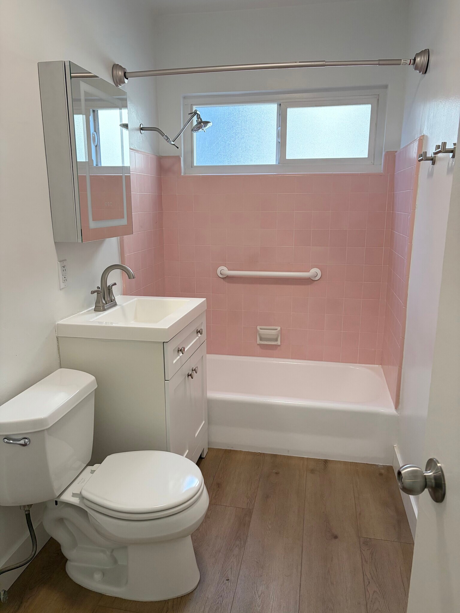 Bathroom - 1436 Manhattan Beach Blvd