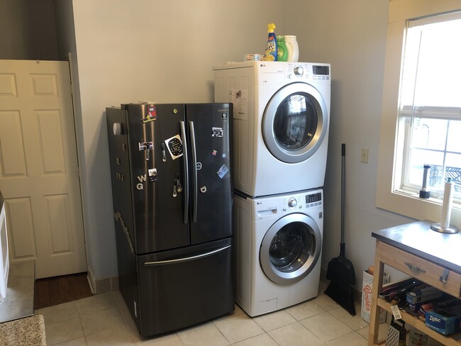 Full size fridge with ice maker - 809 N Galvez St