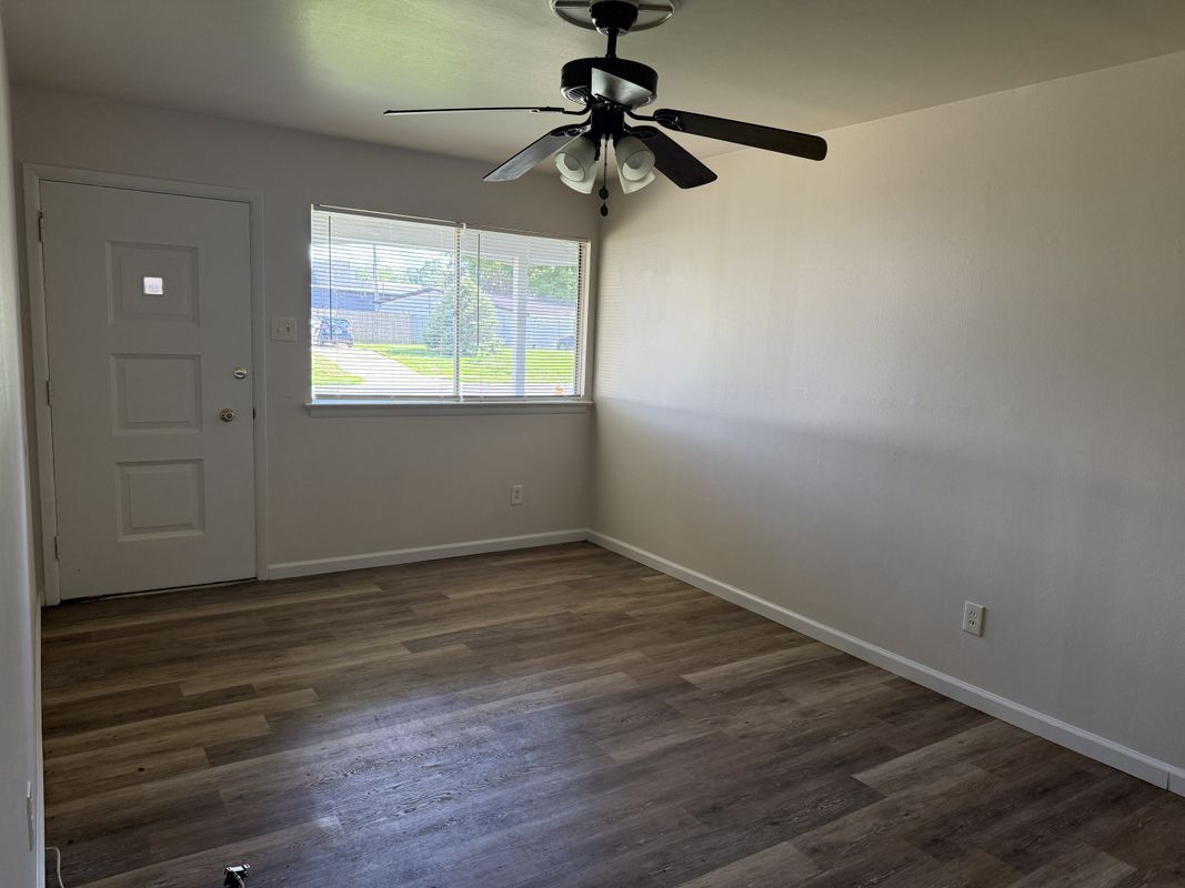 Building Photo - 651 Southwell Ln