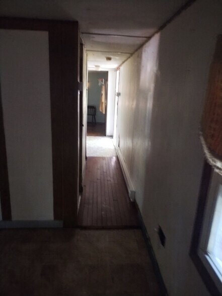 Building Photo - 206 Winter Way