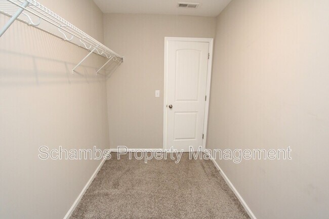 Building Photo - 1043 Myers Point Dr