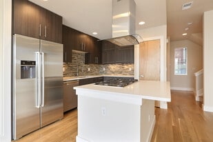 Building Photo - 3036 Zuni St
