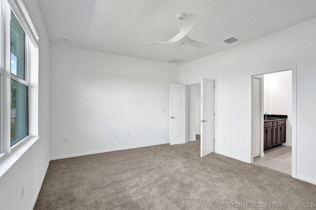 Building Photo - 4676 Longwood Lake Sq