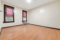 Building Photo - 86 Seaview Ave
