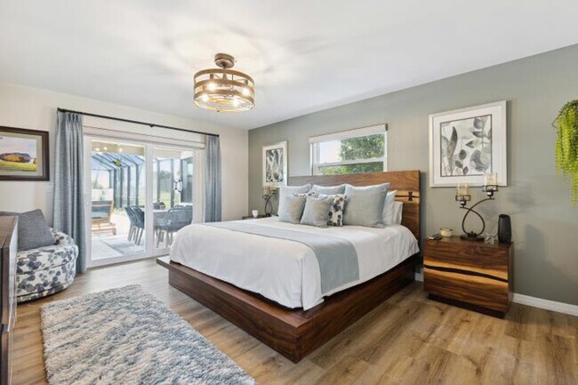 Building Photo - 12 Fairway Dr