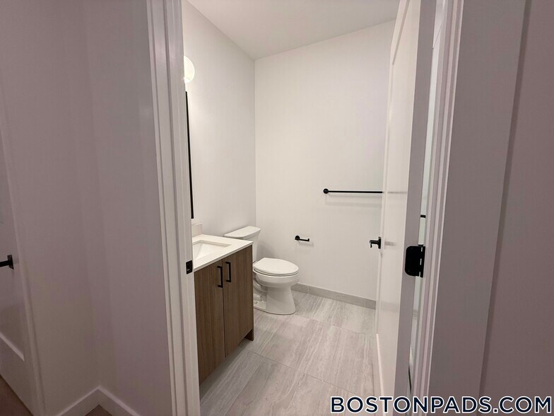 Building Photo - 199 Gardner St