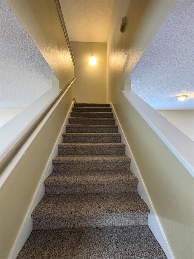 Building Photo - 7908 Rosenberry Dr