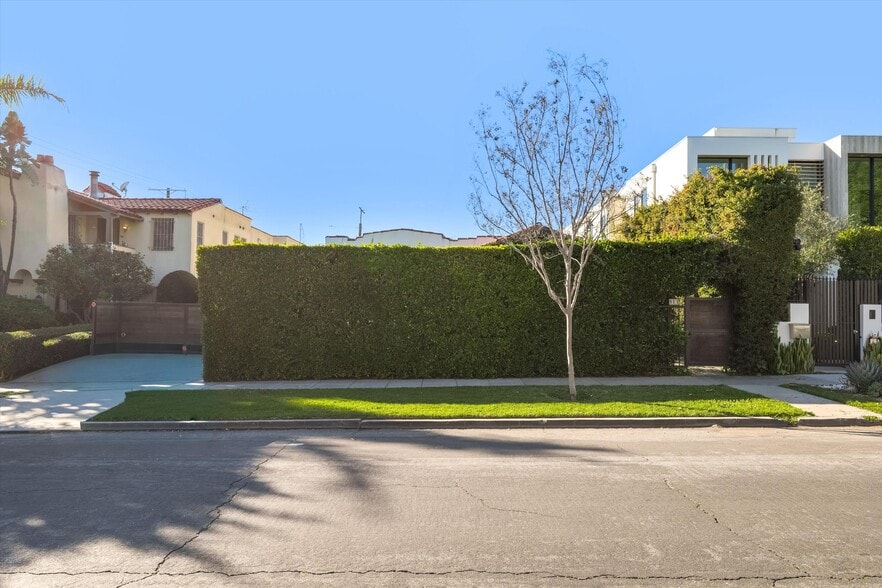 Building Photo - 809 N La Jolla Ave